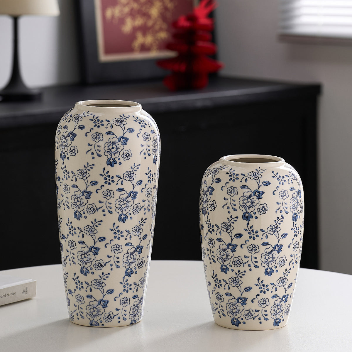 Dekorative Keramikvase mit floralen Muster Brehn