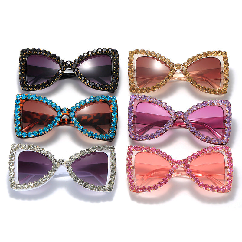 Damen Glamouröse Sonnenbrille mit Kristallverzierung Brehn