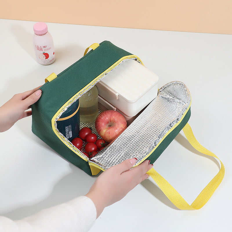 Isolierte Süße Picknicktasche Brehn