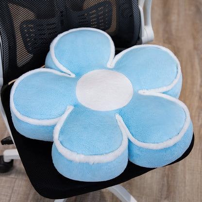 Gepolstertes Sitzkissen in Blumenform mit Kunstleder‑Mittelstück und flauschiger Randpolsterung