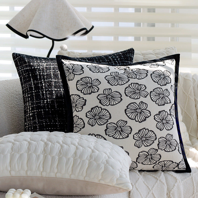 Quadratischer Dekorativer Kissenbezug mit großflächigem Wildtier-Jacquard und Samtpaspel Brehn