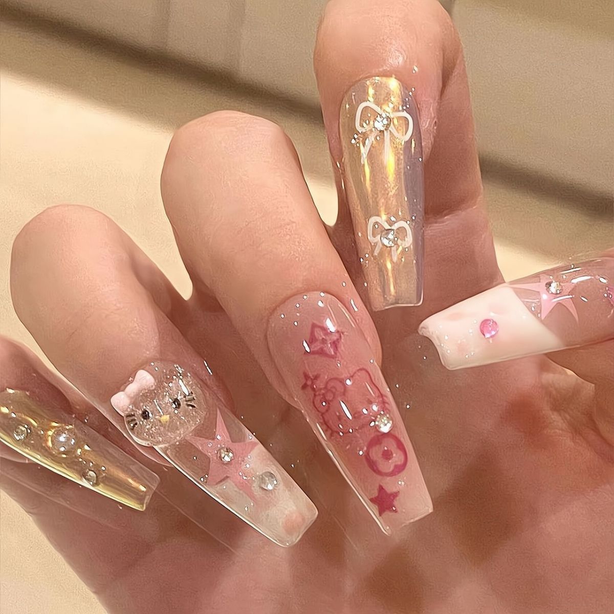 Kunstvolle Nageldesigns mit Katzenmotiv Brehn