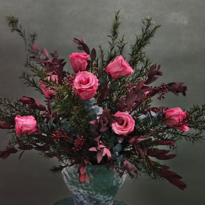 Künstlerischer getrockneter Blumenstrauß Arrangement