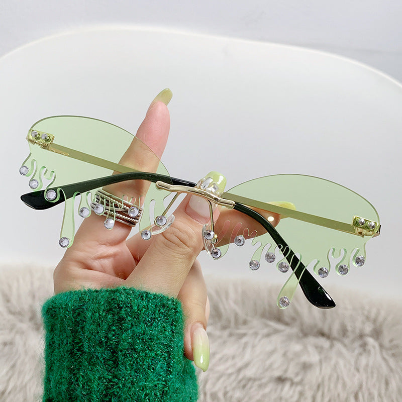 Damen auffällige Sonnenbrille im flüssigen Design Brehn