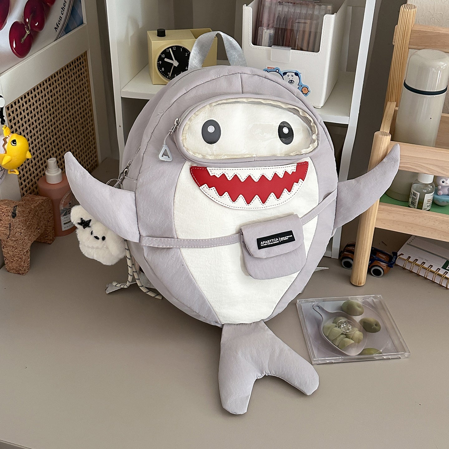 Adorable haiförmiger Schulrucksack