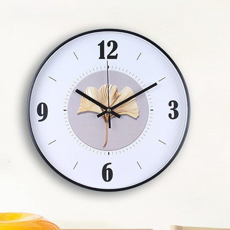 Wanduhr mit Elegantem Blattmuster Brehn