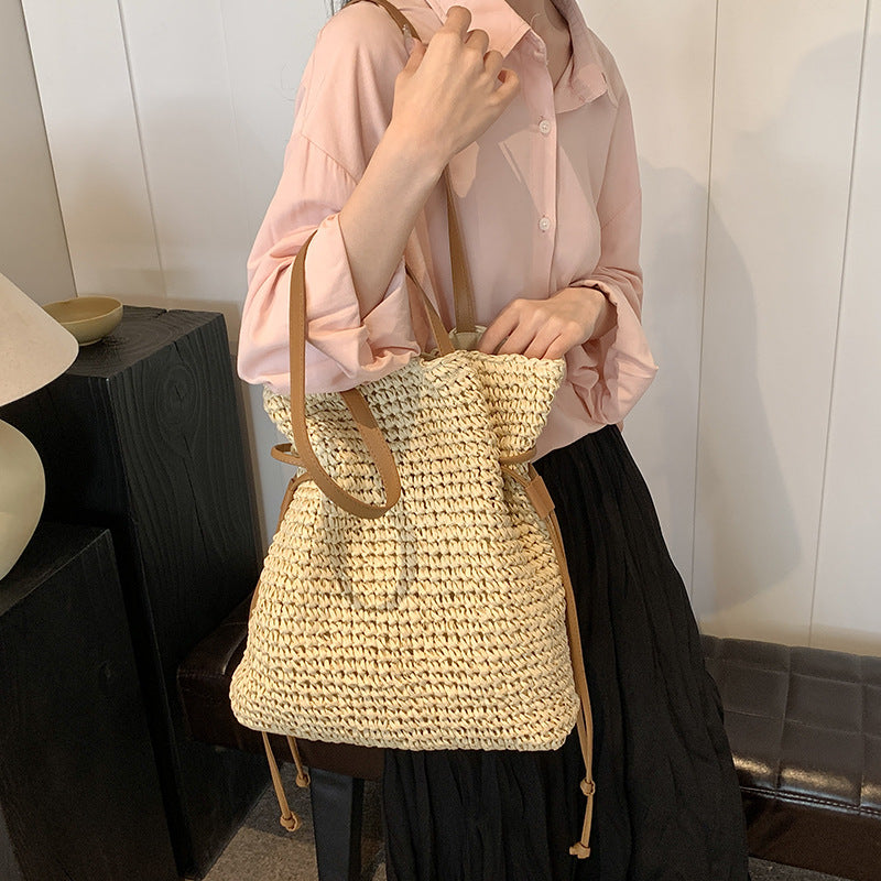 Lässige Strohtasche mit Modernem Kordelzug Brehn
