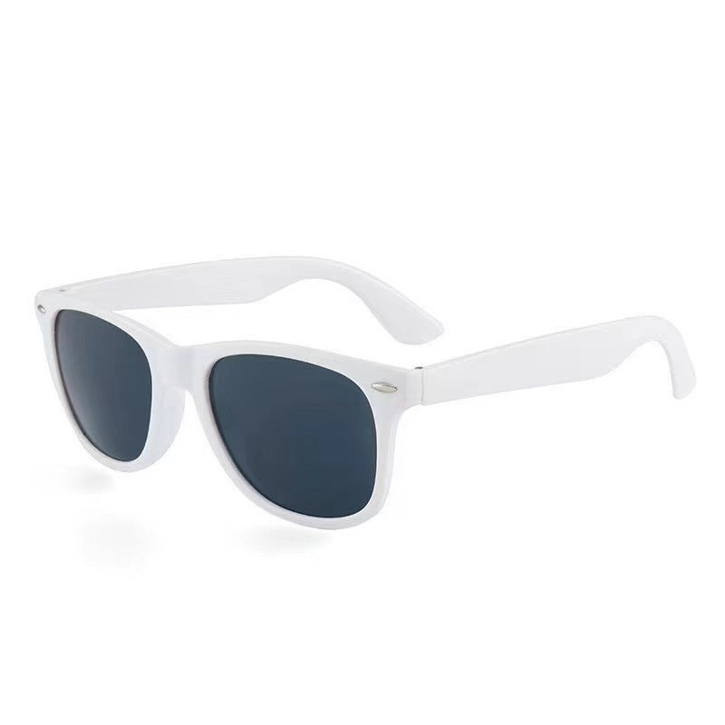 Retro-inspirierte Sonnenbrille für den Strand