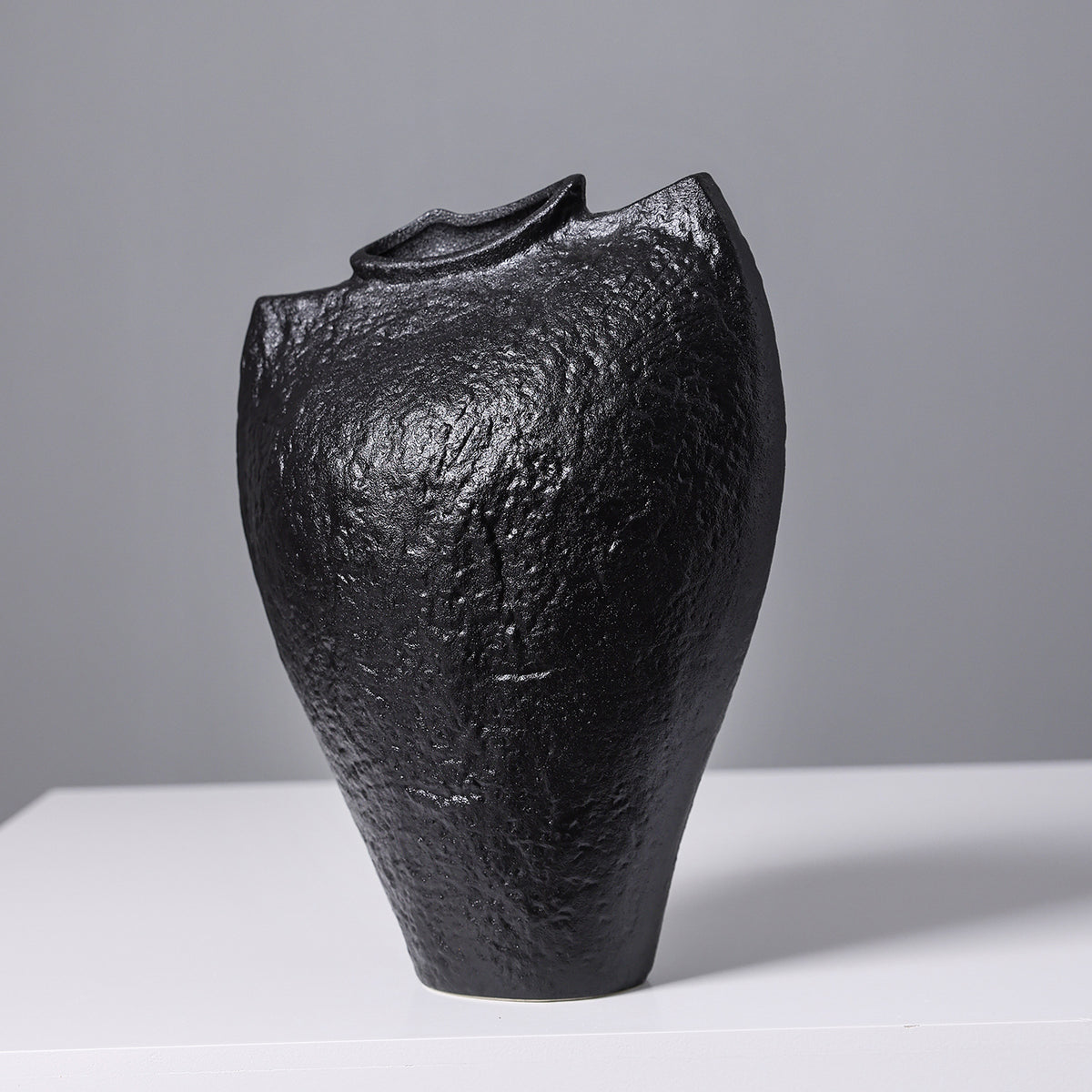 Abstrakte dekorative Keramikvase Brehn