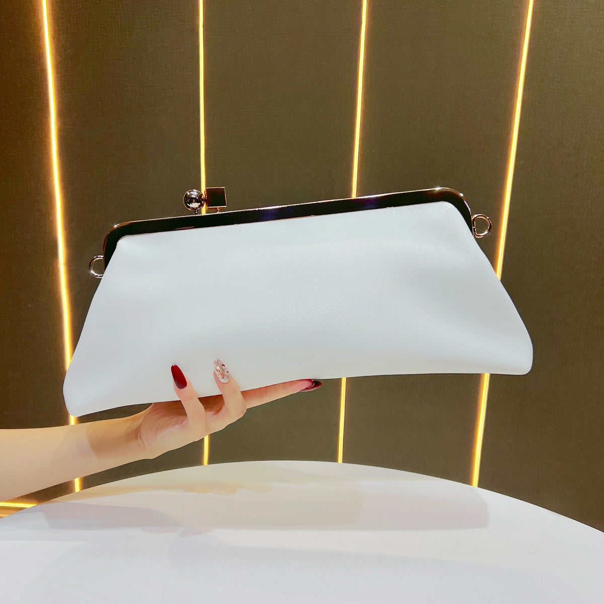 Stilvolle Satin Abend Clutch