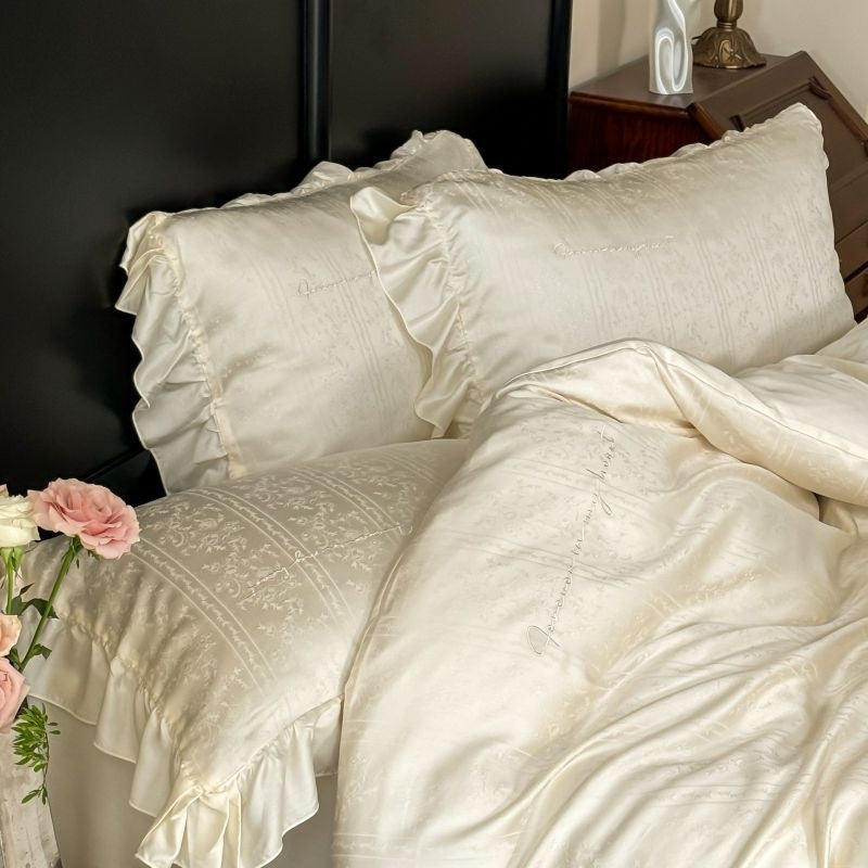 Luxuriöses Jacquard-Satin-Bettwäscheset mit Volant-Kissenbezügen
