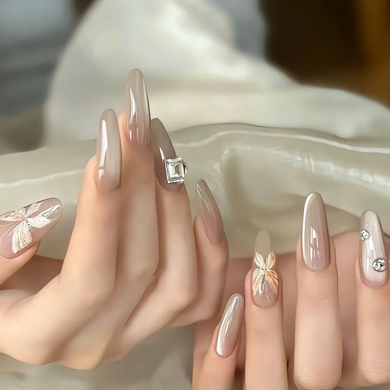 Elegantes Press-On-Nagelset mit glänzendem Finish Brehn