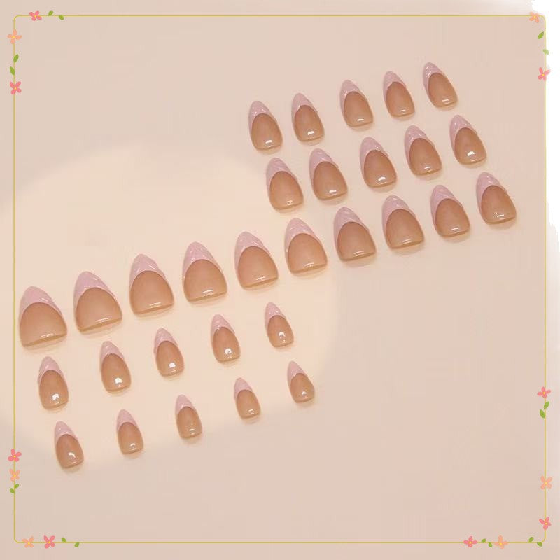 Elegante Nagelspitzen mit French Design Brehn