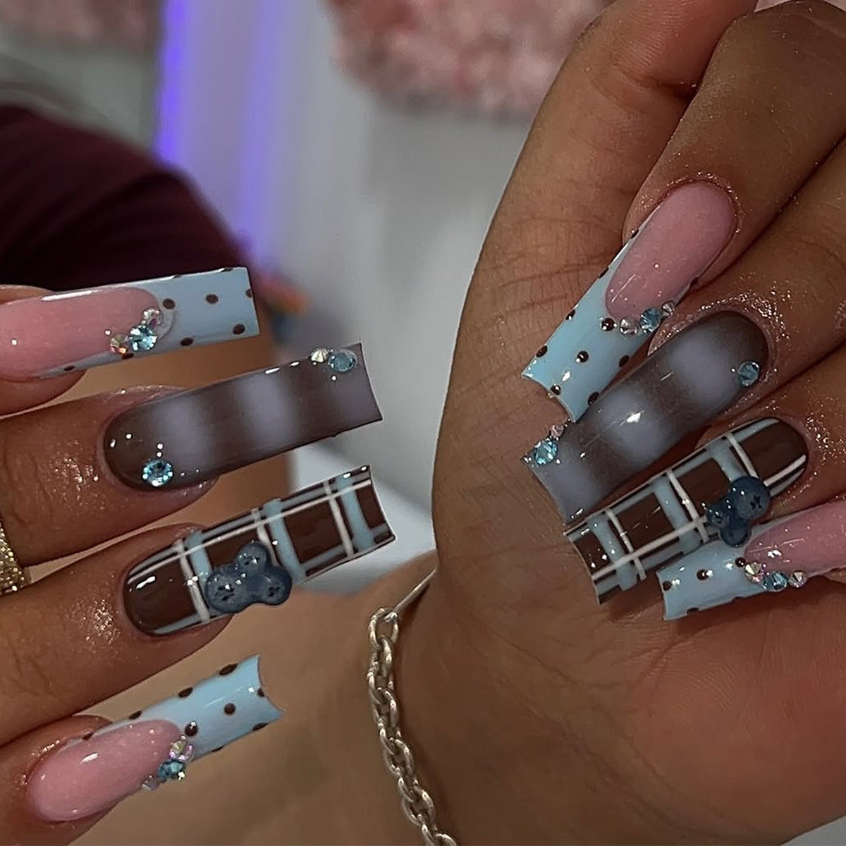Künstlerisches Press-On Nageldesign-Set