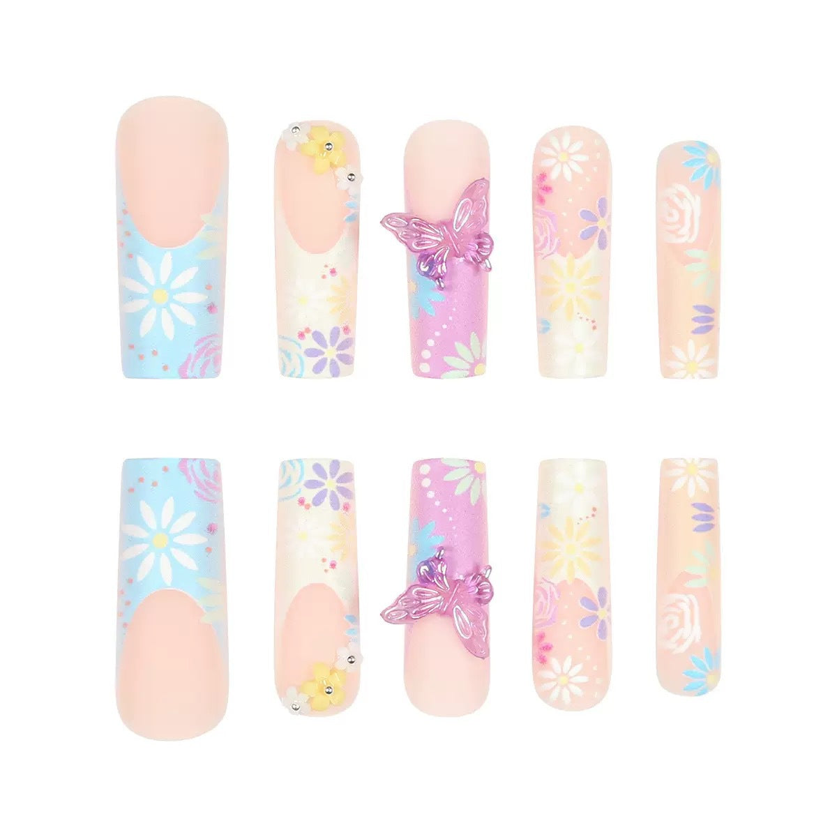 Kunstnägel mit floralen Motiven und 3D-Verzierungen Brehn
