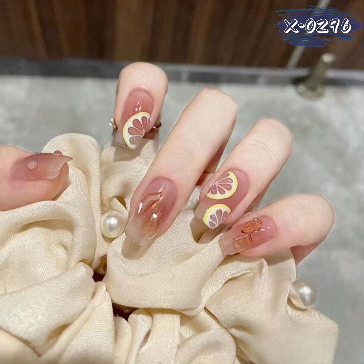 Trendy von Früchten inspirierte Nagelkunst-Set