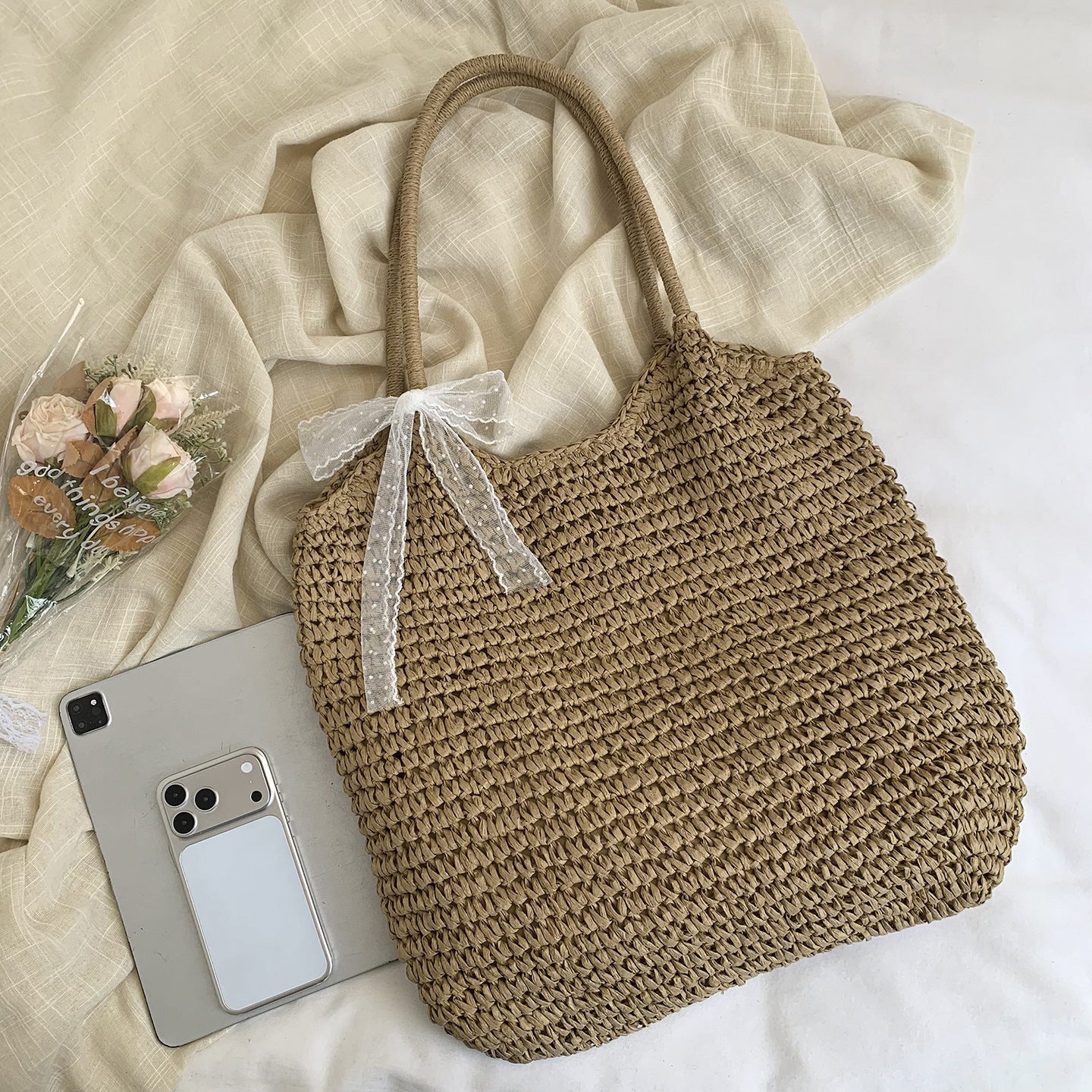 Stylische Handtasche Aus Geflochtenem Material Brehn