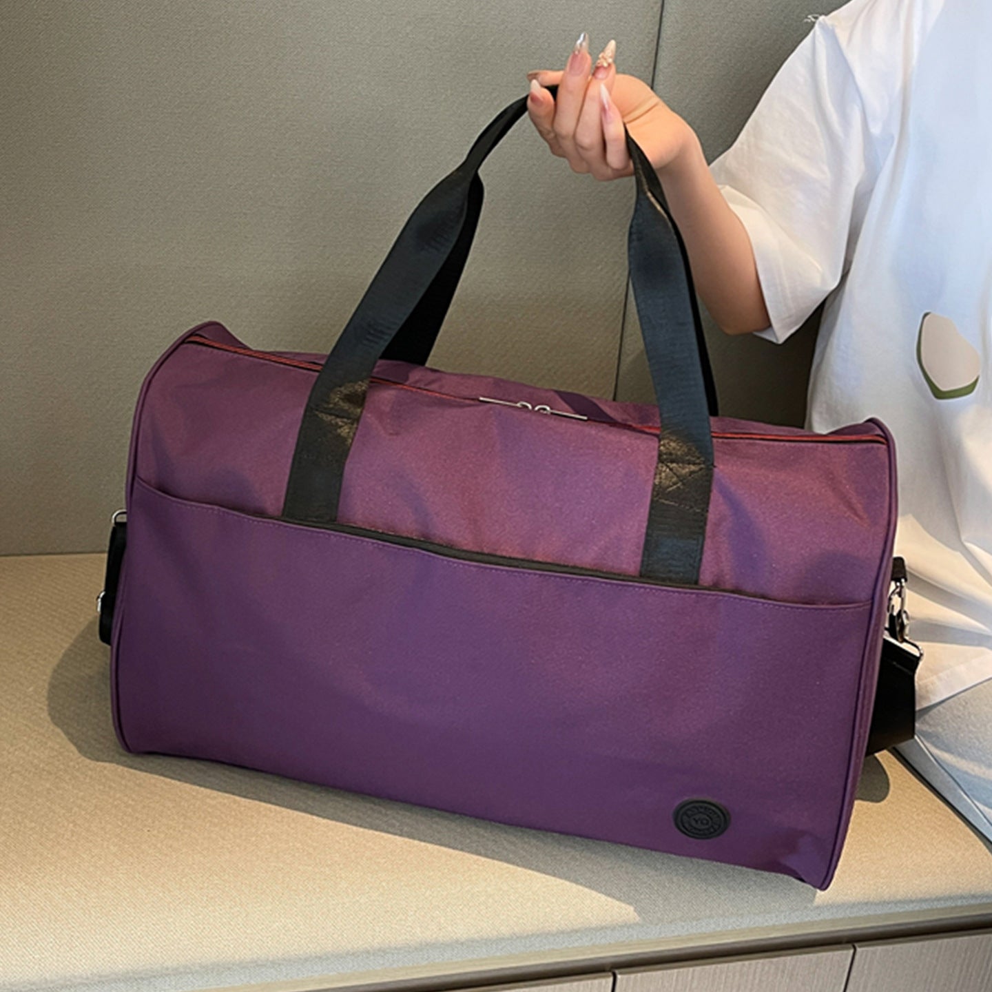 Sportliche Reisetasche mit Robusten Tragegriffen und Abnehmbarem Schultergurt Brehn