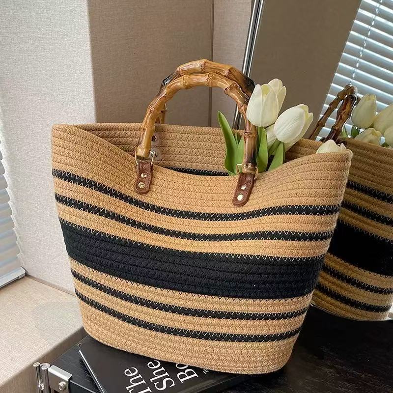 Praktische Strandtasche mit Bambusgriffen Brehn