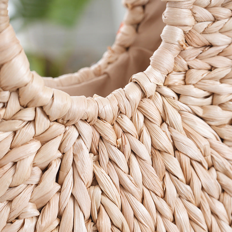 Korbtasche mit Bunten Pompons Brehn