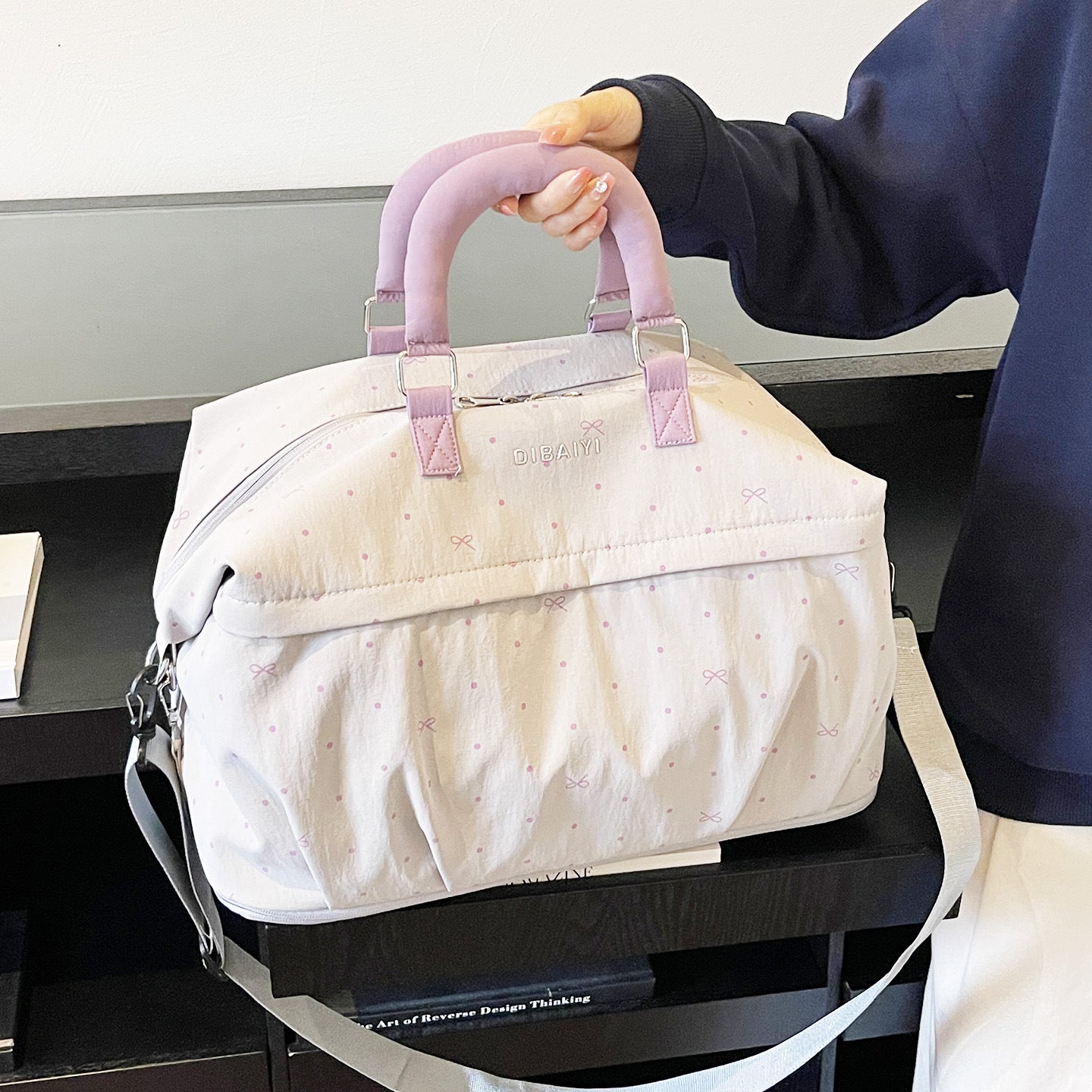 Multi-Pocket Weekender Duffle Brehn