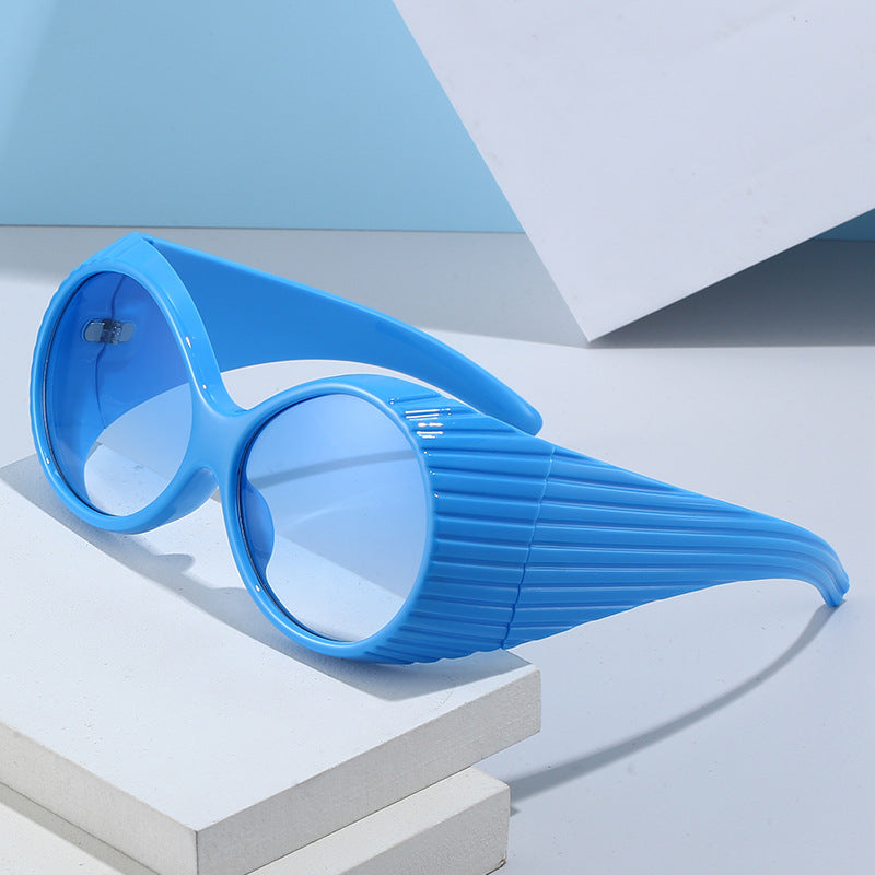 Damen Extravagante Sonnenbrille mit einzigartigem Wellendesign Brehn