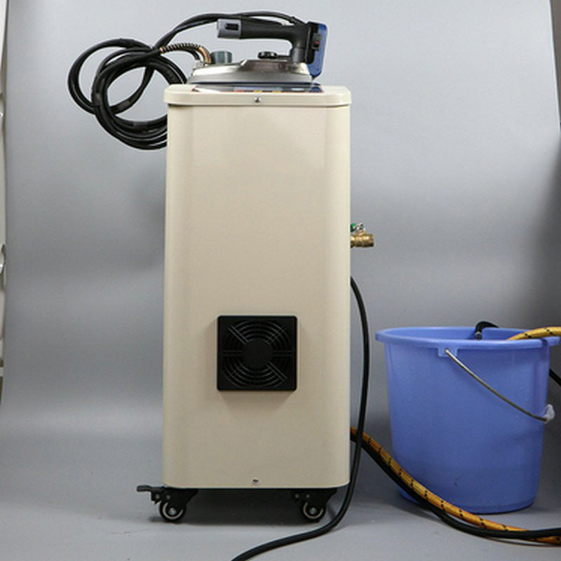 Professioneller Kleiderdampfer Brehn