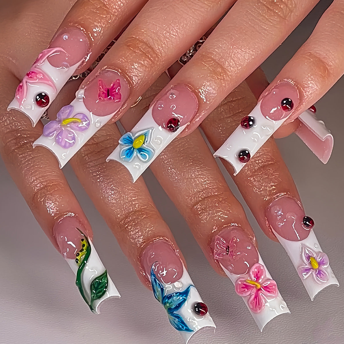 Floral Raised 3D Press-On Nail Set Brehn