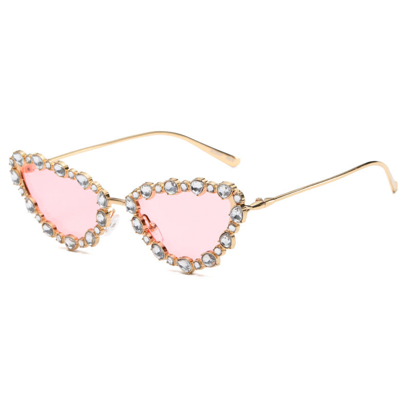 Damen Herzförmige Designer-Sonnenbrille mit glamourösem Kristallrahmen Brehn