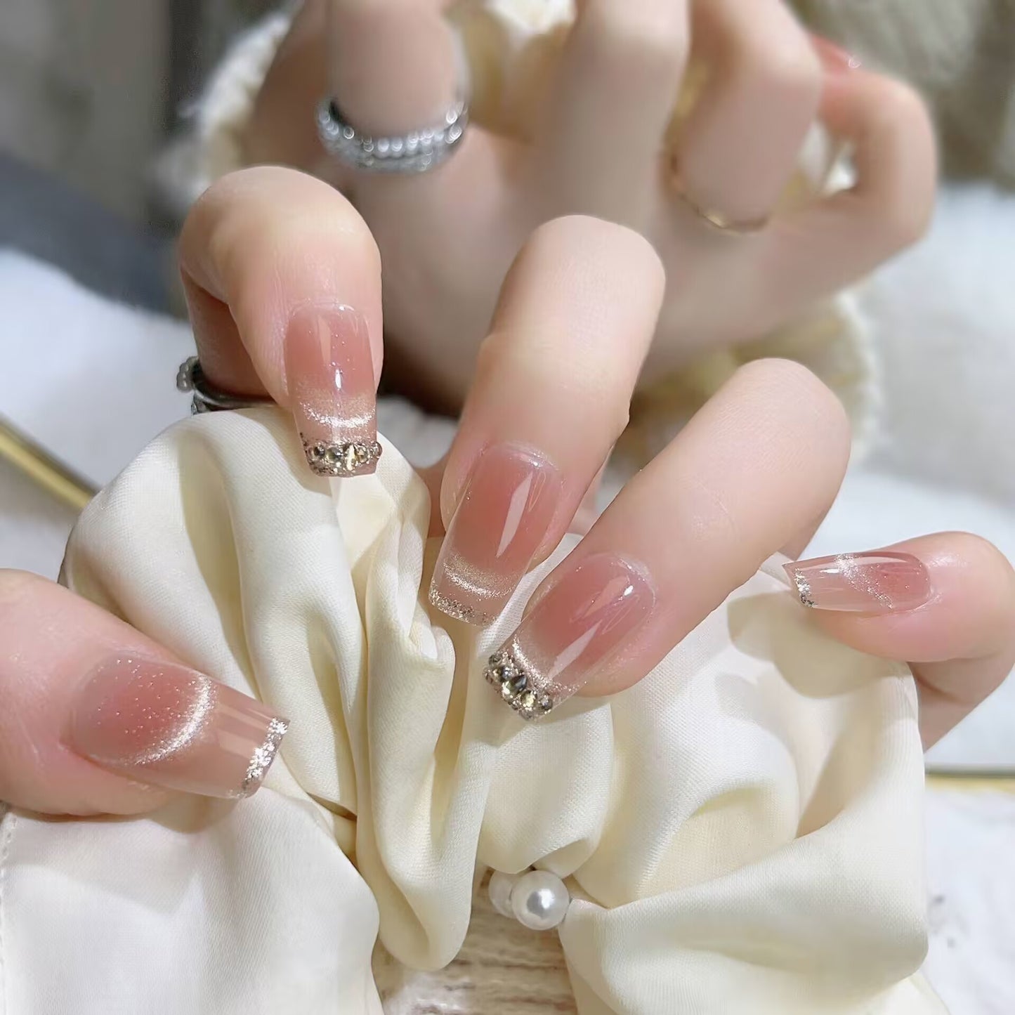 Elegantes Glitter-Tipp Press-On Nagelset Brehn