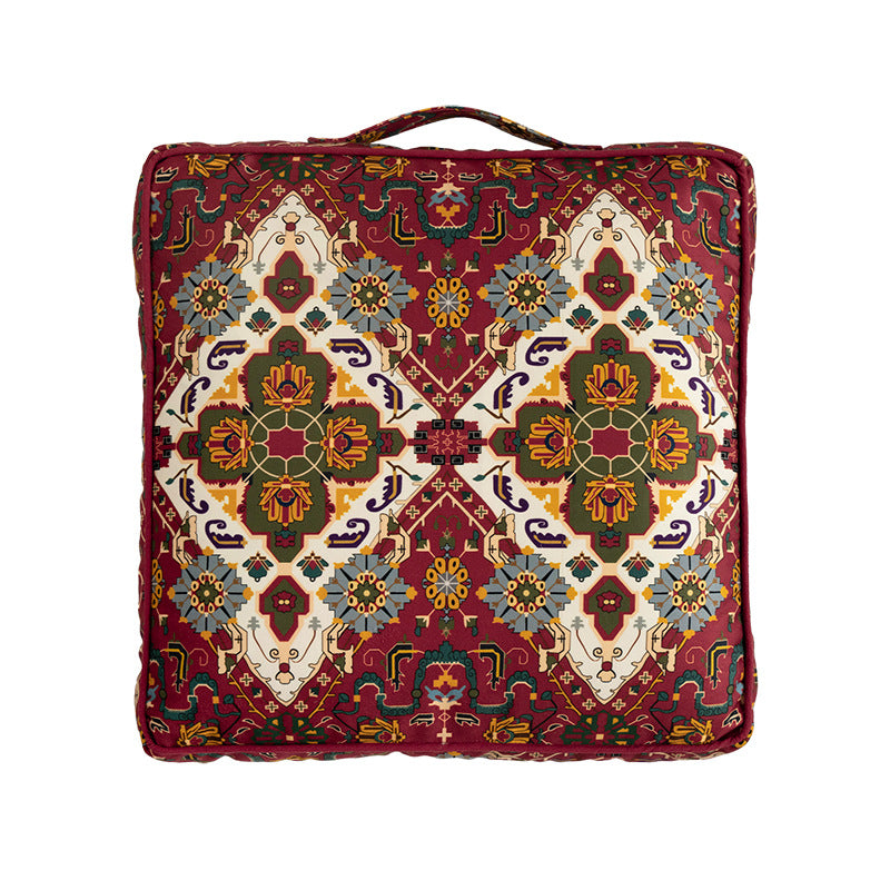 Quadratischer Zierkissenbezug mit orientalischem Medaillonmuster und kontrastierter Paspel Brehn