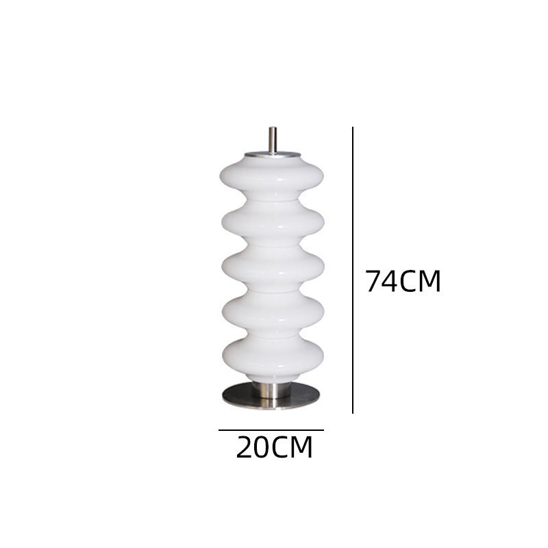 Moderne Tischlampe mit skulpturalem Design