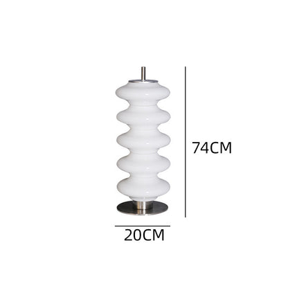 Moderne Tischlampe mit skulpturalem Design