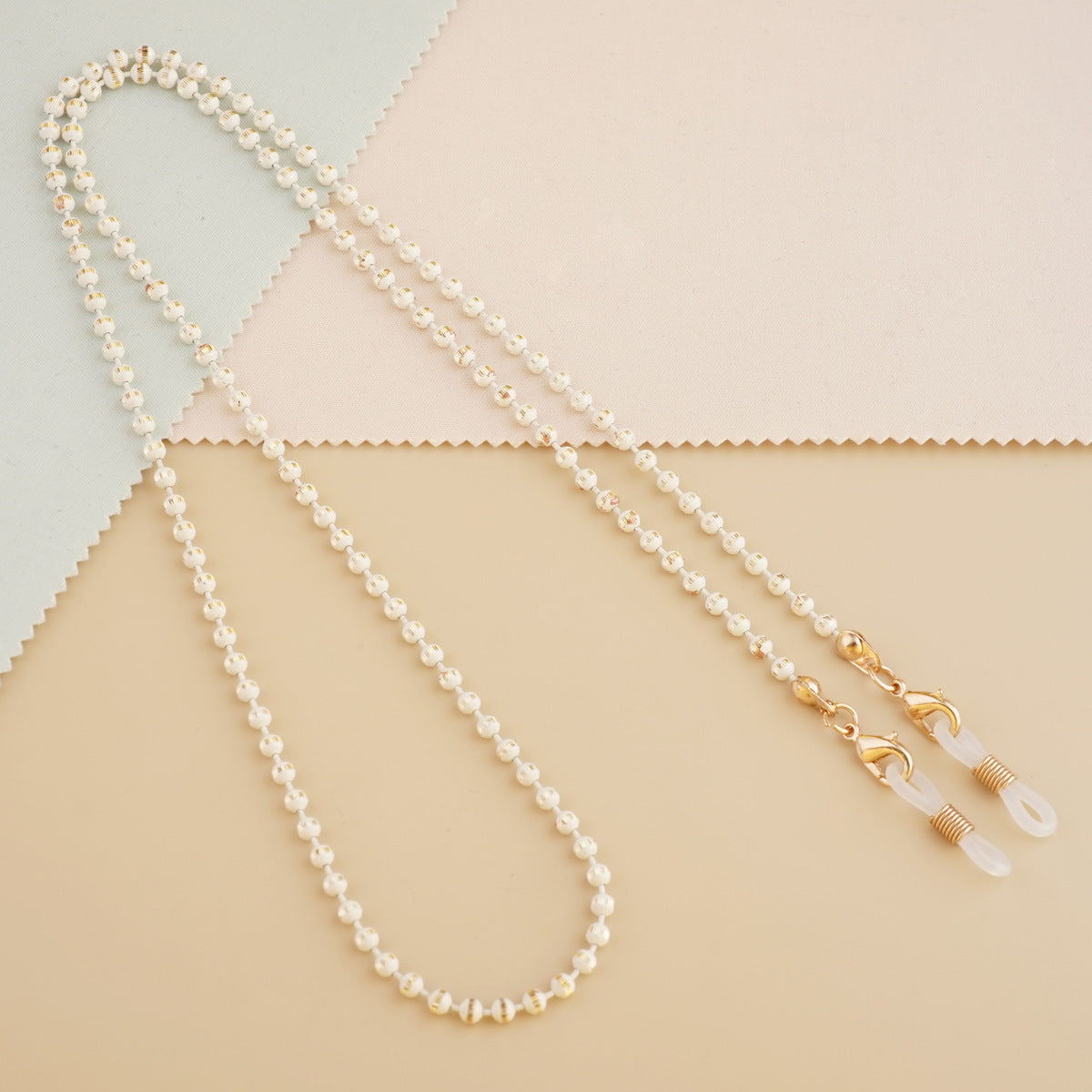 Stylische Perlen-Brillenband Brehn