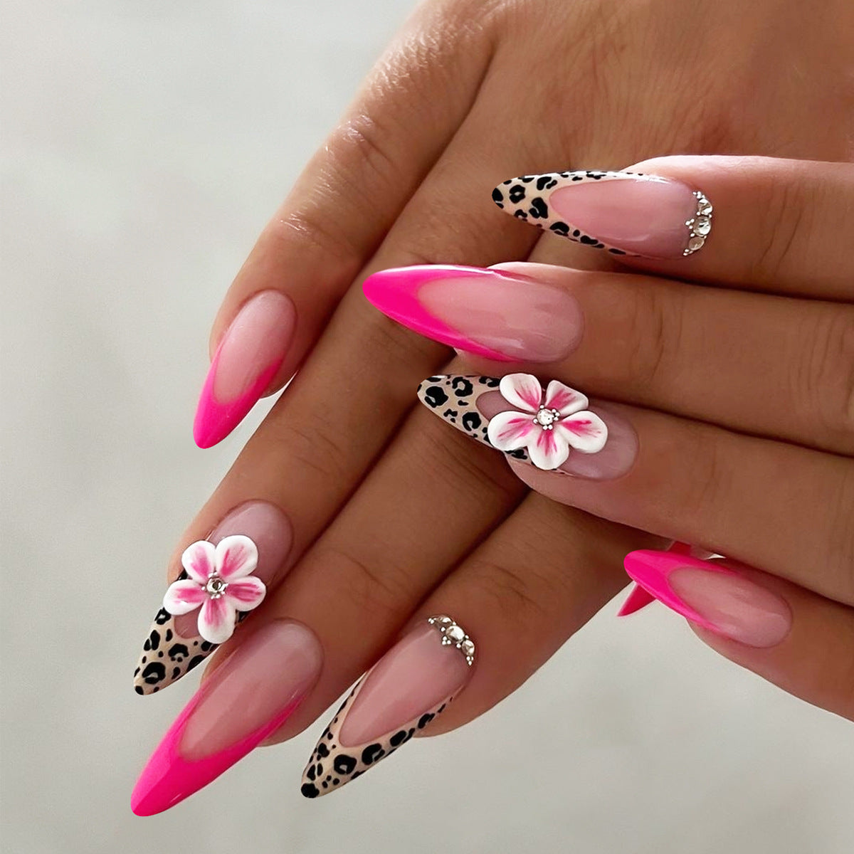 Florale und Leopardenmuster Press-On Nagelset Brehn