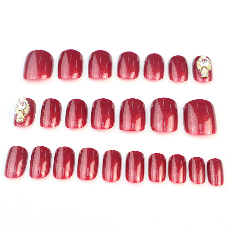 Luxuriöses Press-On-Nail-Art-Set mit Strassakzenten Brehn