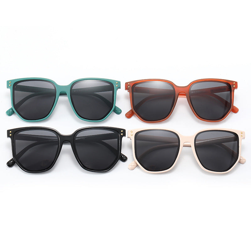 Damen modische Oversized-Sonnenbrille mit robustem Kunststoffrahmen Brehn