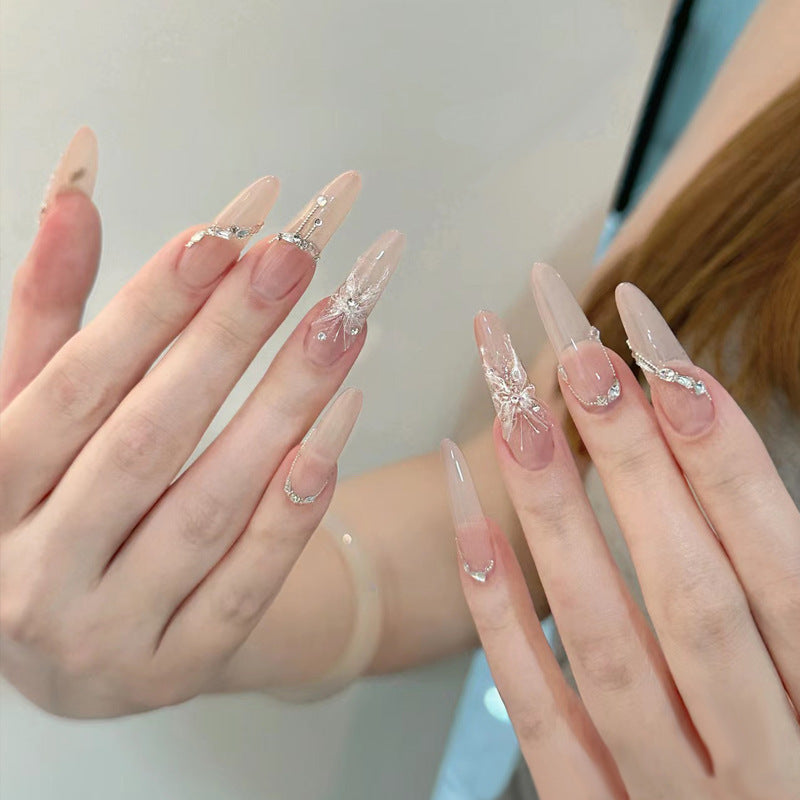 Glamouröse Stiletto Press-On Nagelkunst Set mit eleganten Edelsteinen Brehn