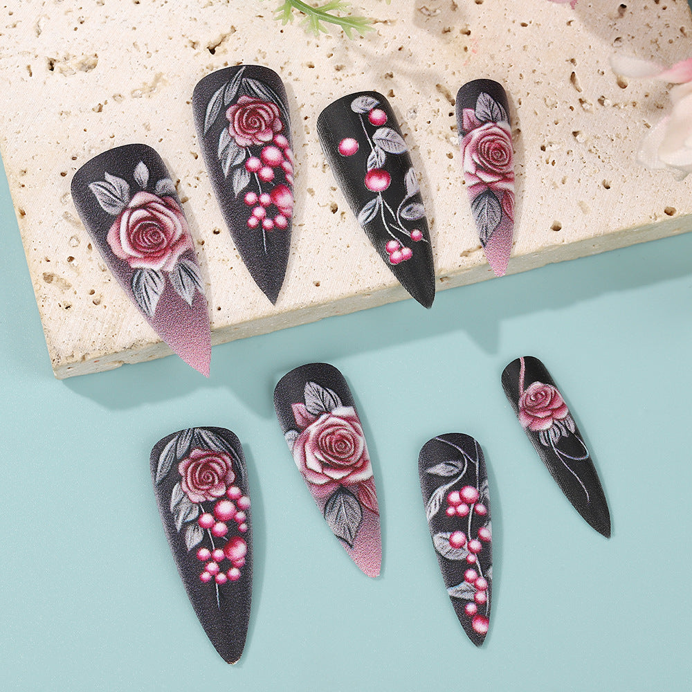 Kunstnägel mit detailliertem Rosendesign Brehn
