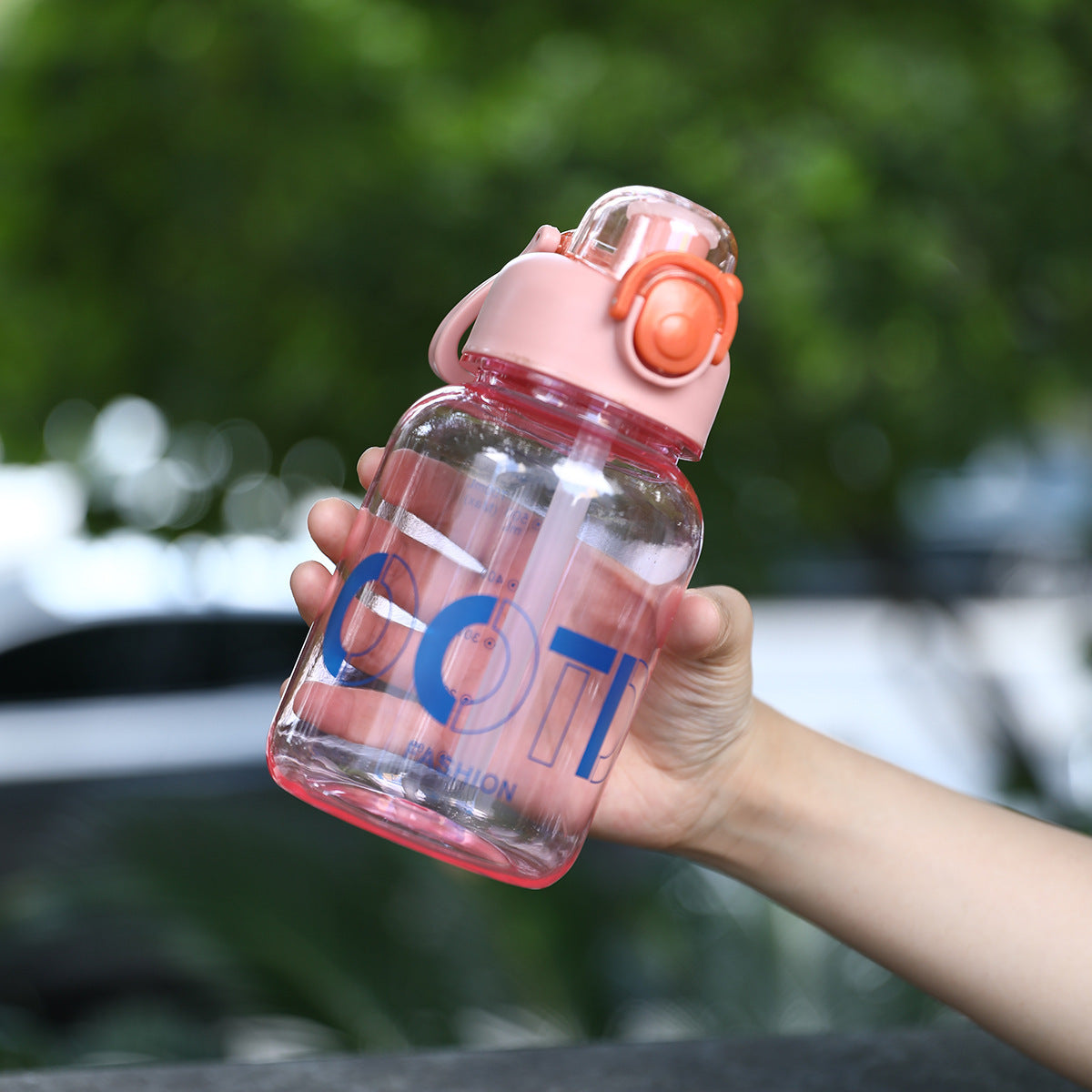 Damen transparente Sporttrinkflasche mit praktischem Aufsatz Brehn
