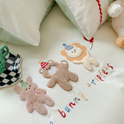 Kinderbettwäsche-Set mit bestickten Hasen‑Applikationen und Baumwollsatin