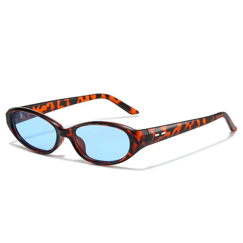 Schlanke retro-inspirierte ovale Sonnenbrille Brehn