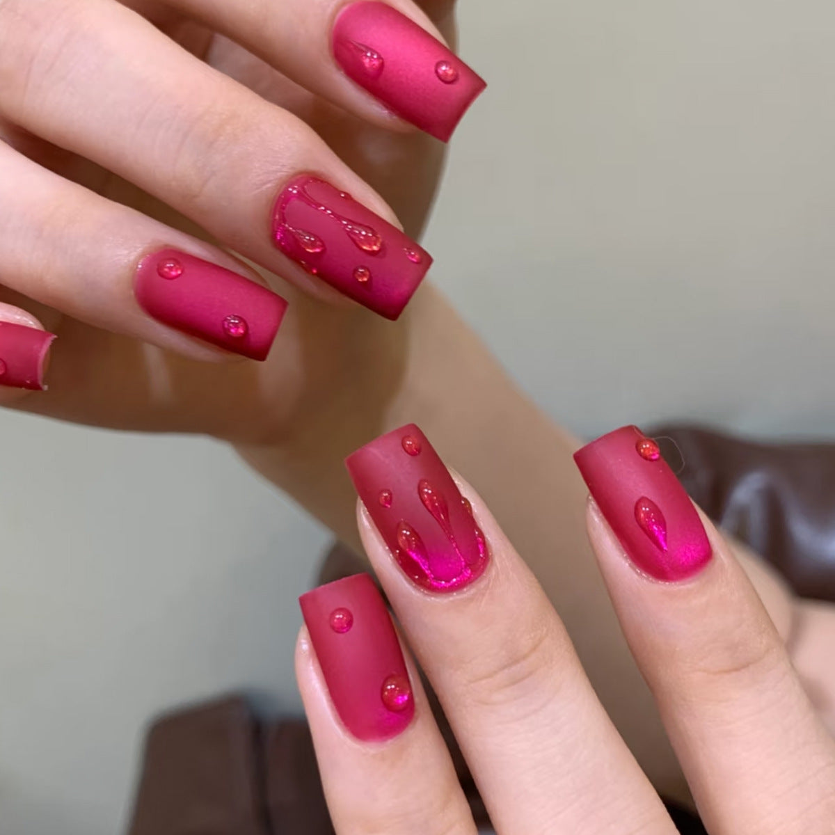 Künstlerische 3D Overlay Nagelkunst Brehn