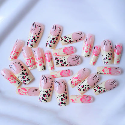 Stylische Florale Acryl Nagelverbesserungen Brehn