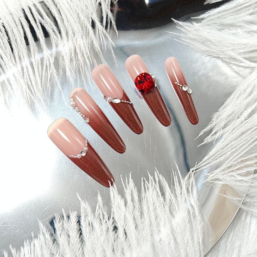 Kunstnägel mit Glamourösen Strassverzierungen Brehn