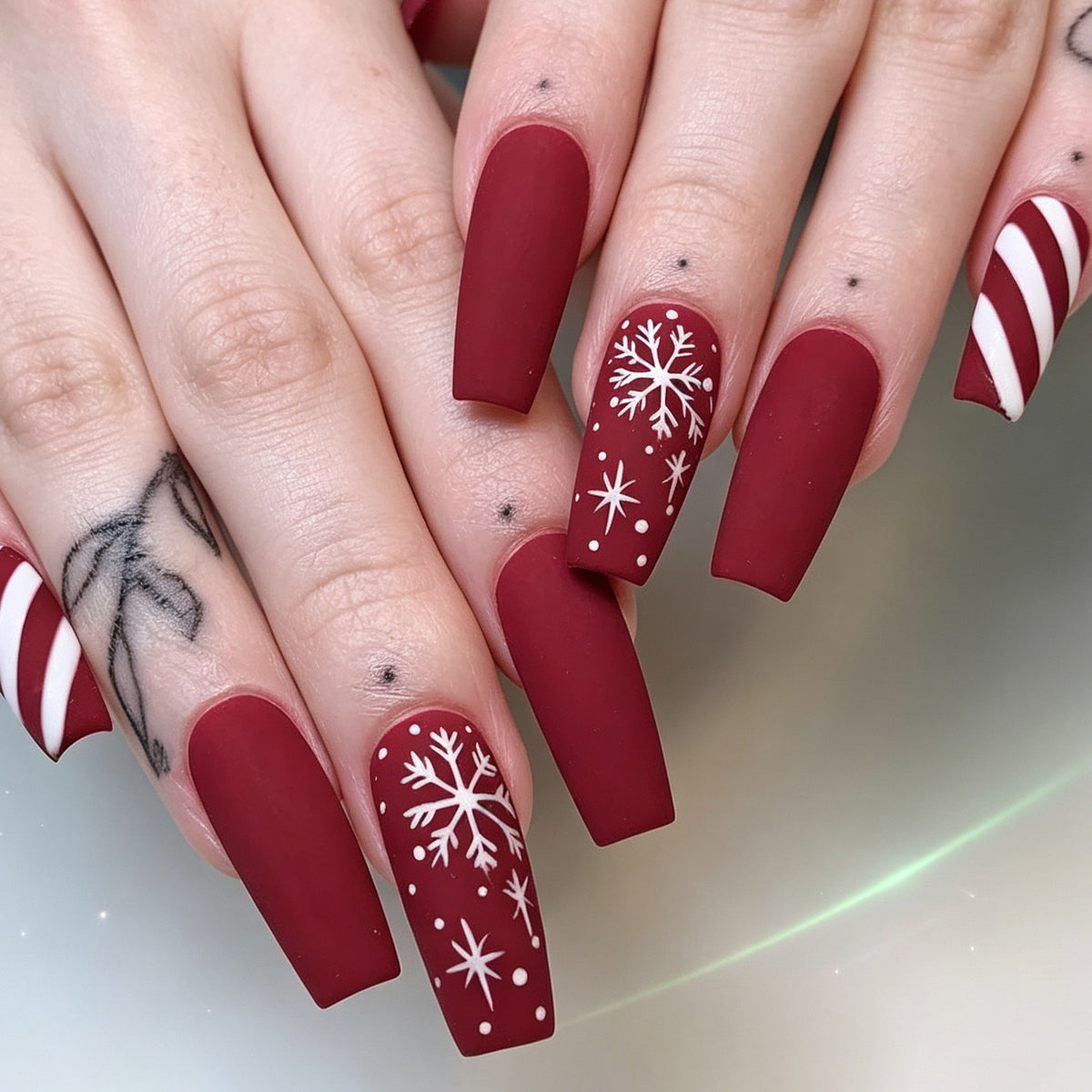 Festive Matte Acryl Nagelkunst Brehn