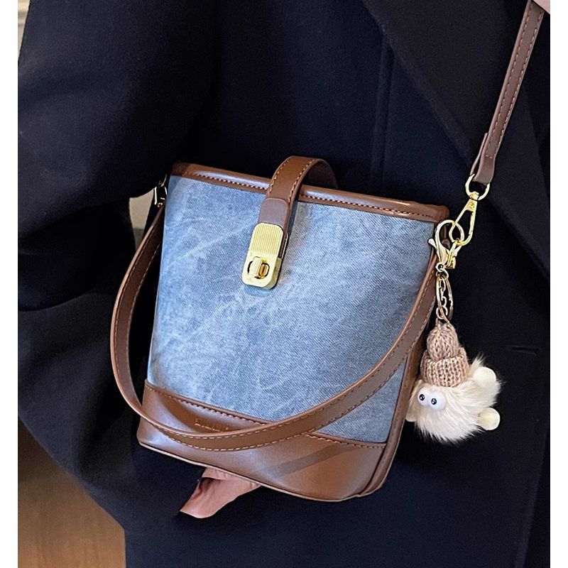 Elegante Strukturierte Eimer Tasche Brehn