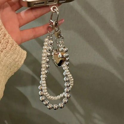 Perlenakzentierter Charm Schlüsselanhänger Brehn