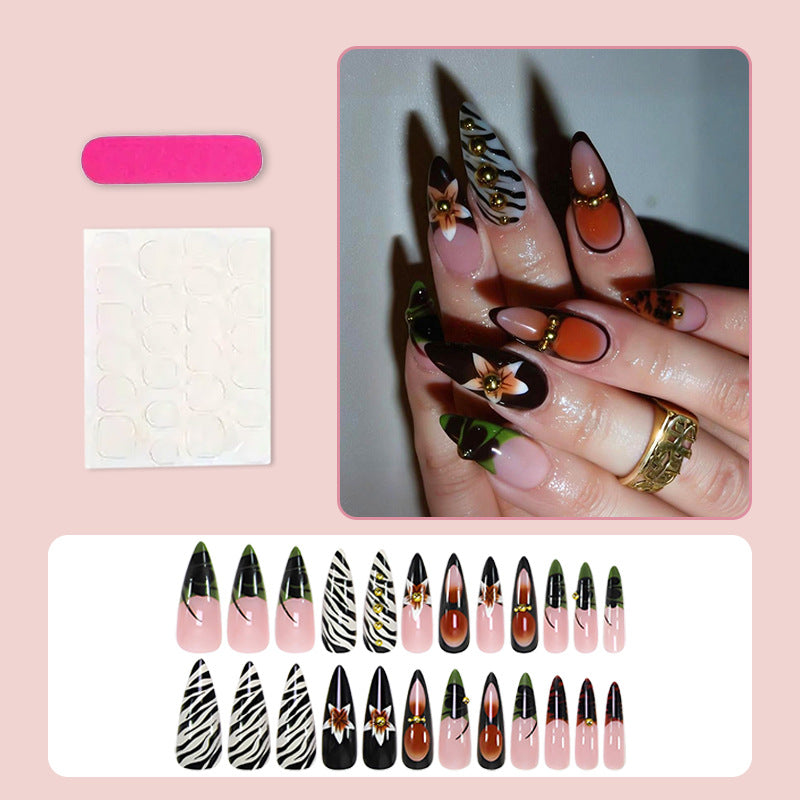 Kunstnagelset mit elegantem Blumen- und Tiermotiv Brehn