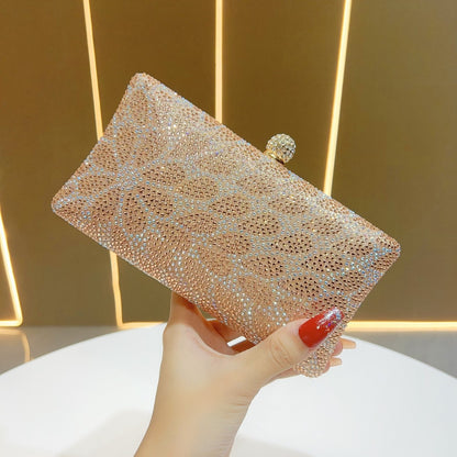 Rhinestone-beschichtete Clutch